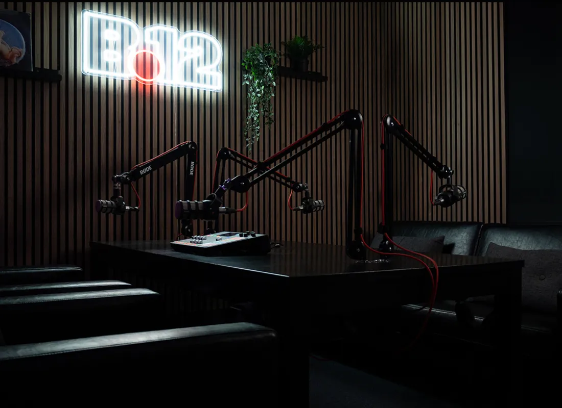 Tonstudio B12: Logo, colour system, typography and the website graphics for a recording studio.
